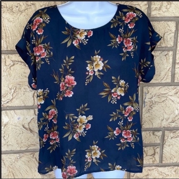 Forever 21 floral top flow loose fit Blouse Small - Picture 10 of 11